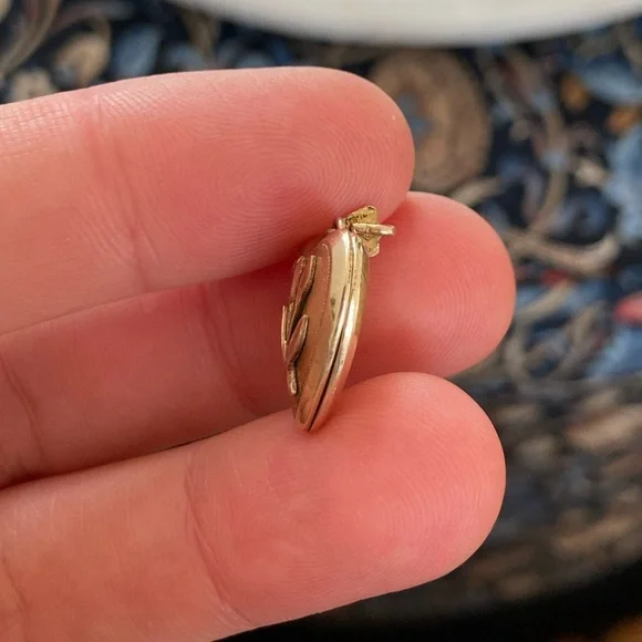 Vintage 12K Gold-Filled Floral Heart Locket - Picture 9 of 11